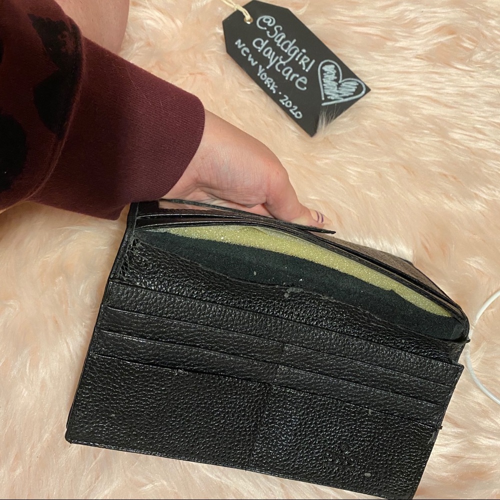 Authentic Vintage Gucci Leather Long Wallet - Picture 11 of 16